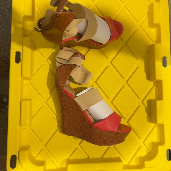 Multiple colored open toe strapped wedges - Picture 5 of 6